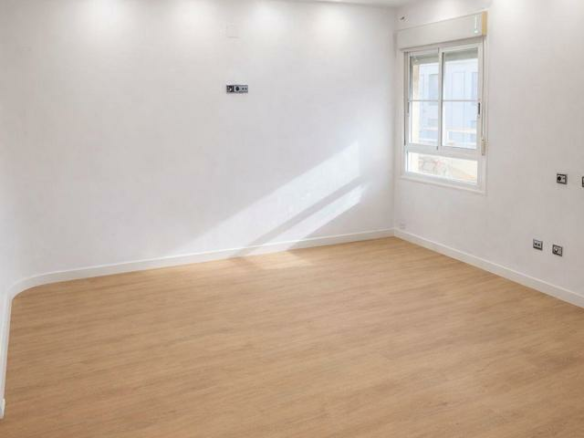 4-bedroom Flat In Torremolinos, Spain (185 M²)