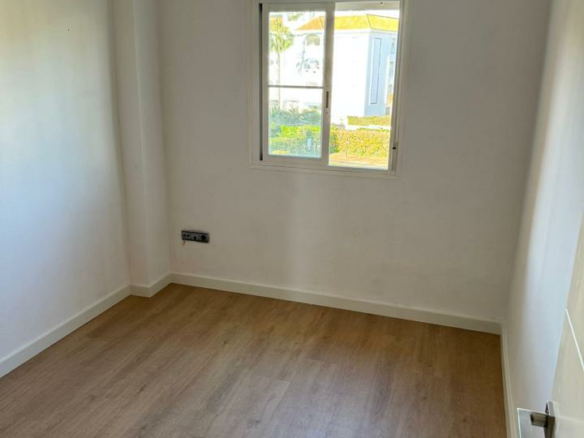4-bedroom Flat In Torremolinos, Spain (185 M²)