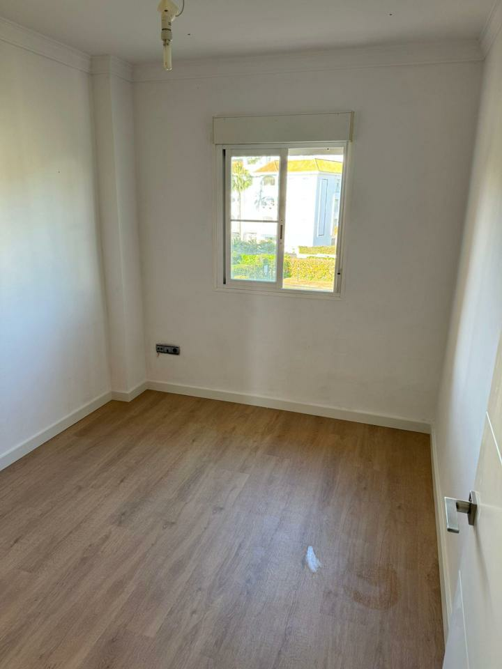 4226488-3a35b106-019182 4-bedroom Flat In Torremolinos, Spain (185 M²)