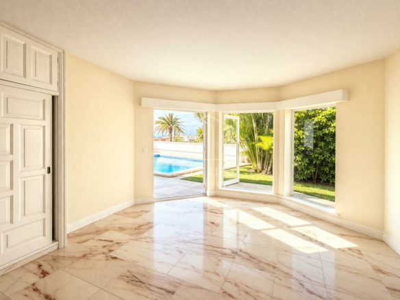 2-bedroom Villa In Puerto De La Cruz, Spain (215 M²)