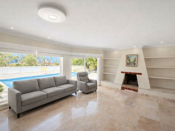 2-bedroom Villa In Puerto De La Cruz, Spain (215 M²)