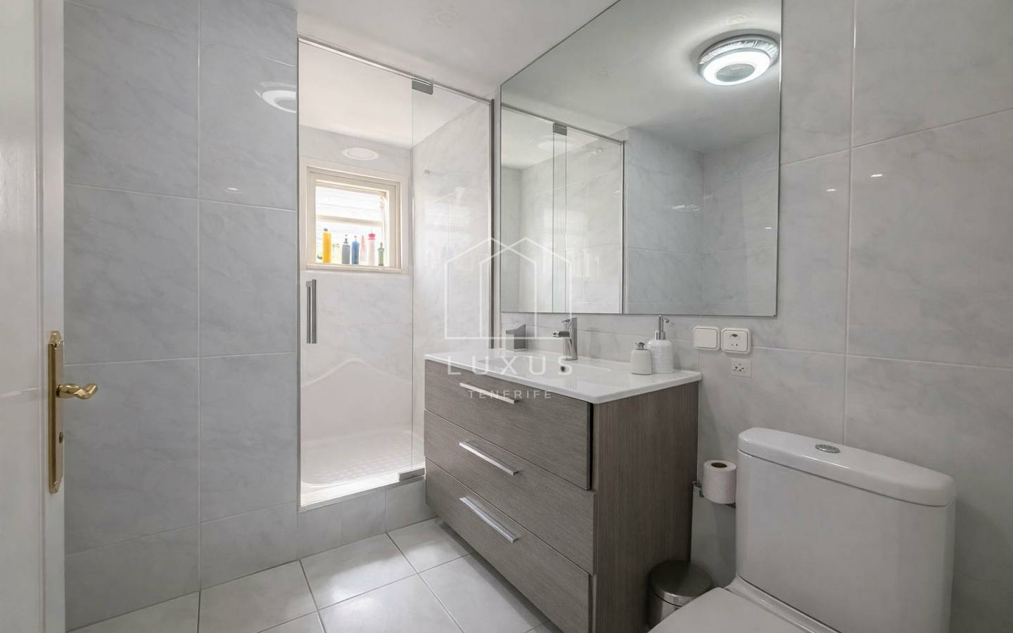 2-bedroom Villa In Puerto De La Cruz, Spain (215 M²)