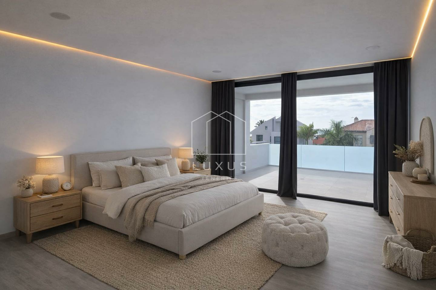 4-bedroom Villa In Costa Adeje, Spain (308 M²)