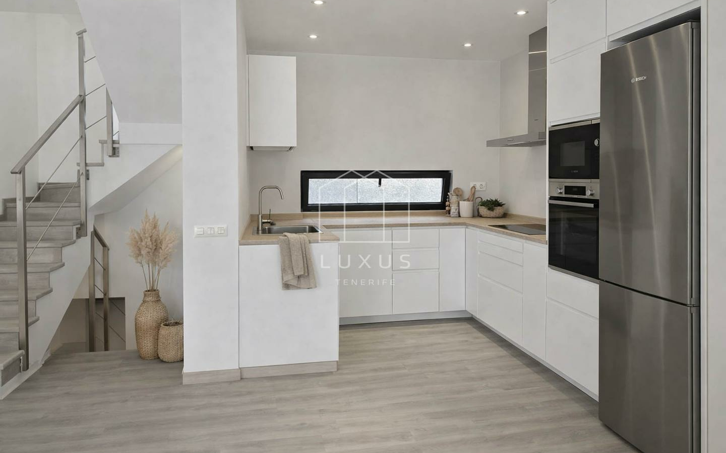 4-bedroom Villa In Costa Adeje, Spain (308 M²)