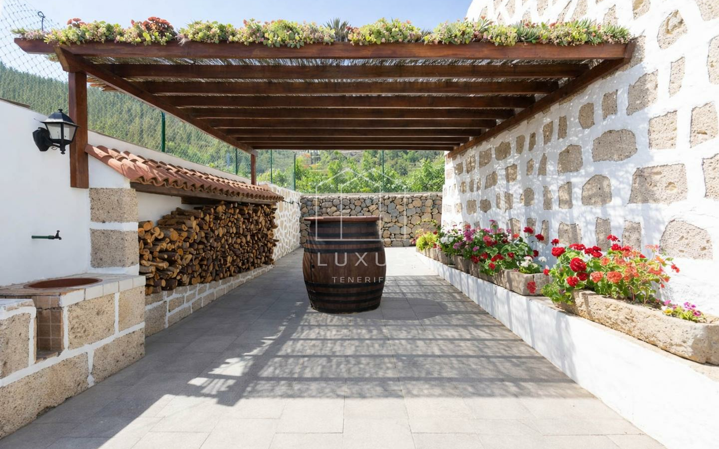 1-bedroom Country House In Granadilla, Spain (90 M²)