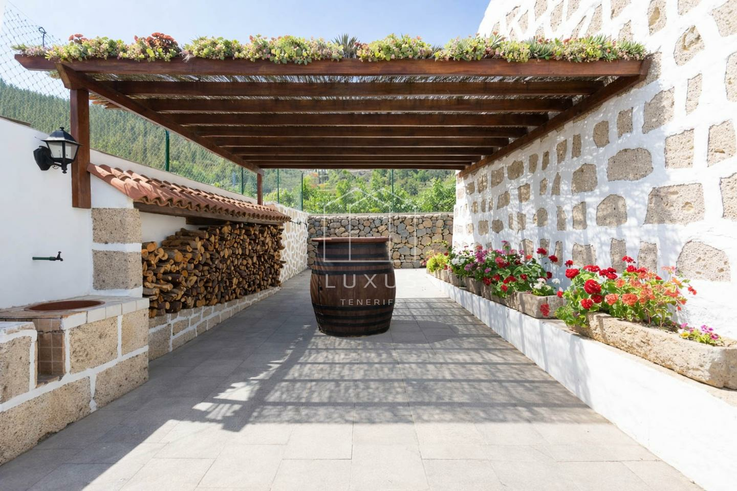 1-bedroom Country House In Granadilla, Spain (90 M²)
