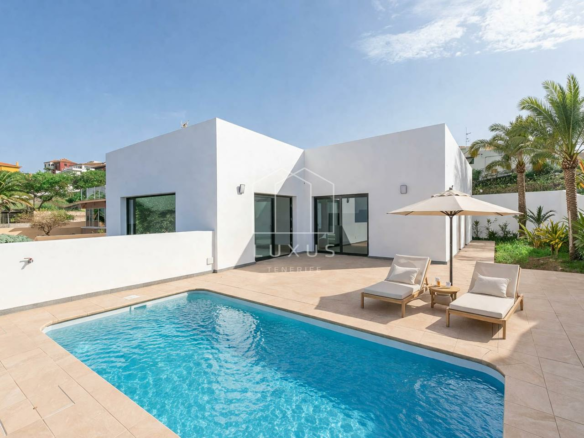 3-bedroom Villa In El Sauzal, Spain (195 M²)