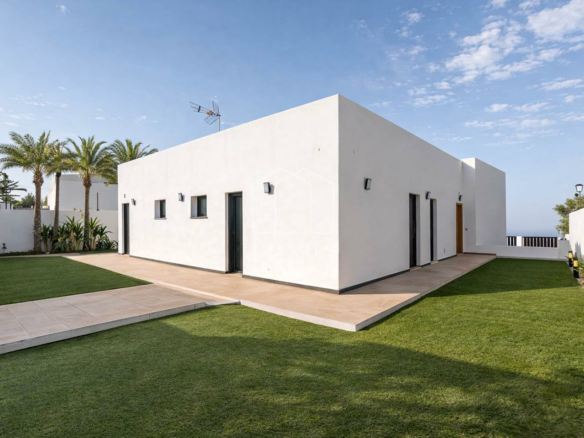 3-bedroom Villa In El Sauzal, Spain (195 M²)