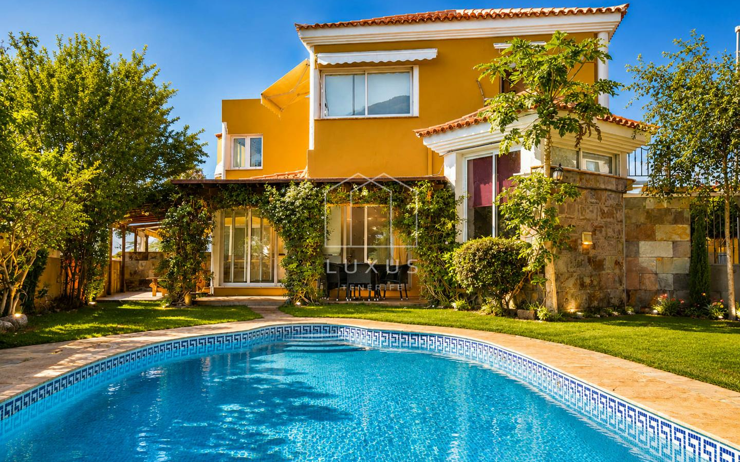 6-bedroom Villa In Santa Úrsula, Spain (360 M²)