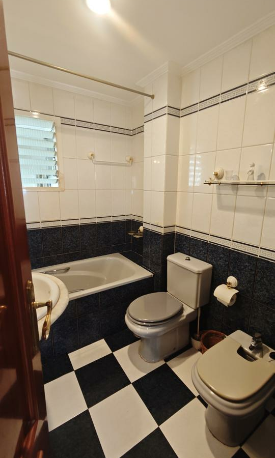 3-bedroom Flat In Málaga, Spain (80 M²)