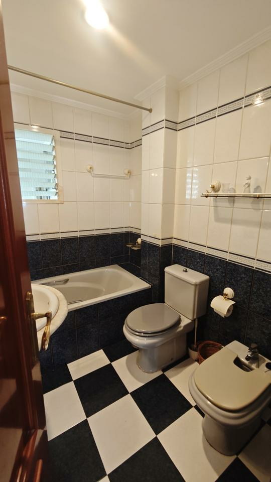 4283488-077e0b75-eee70f 3-bedroom Flat In Málaga, Spain (80 M²)