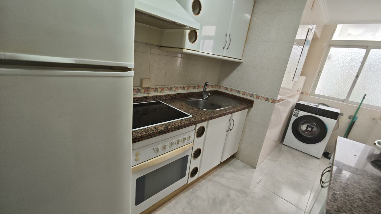 3-bedroom Flat In Málaga, Spain (80 M²)