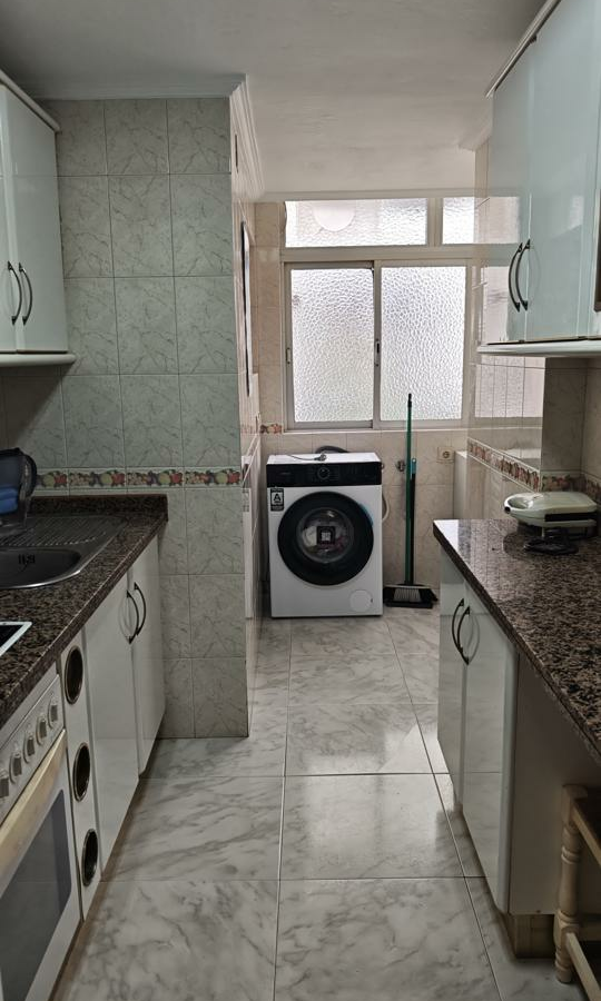 3-bedroom Flat In Málaga, Spain (80 M²)