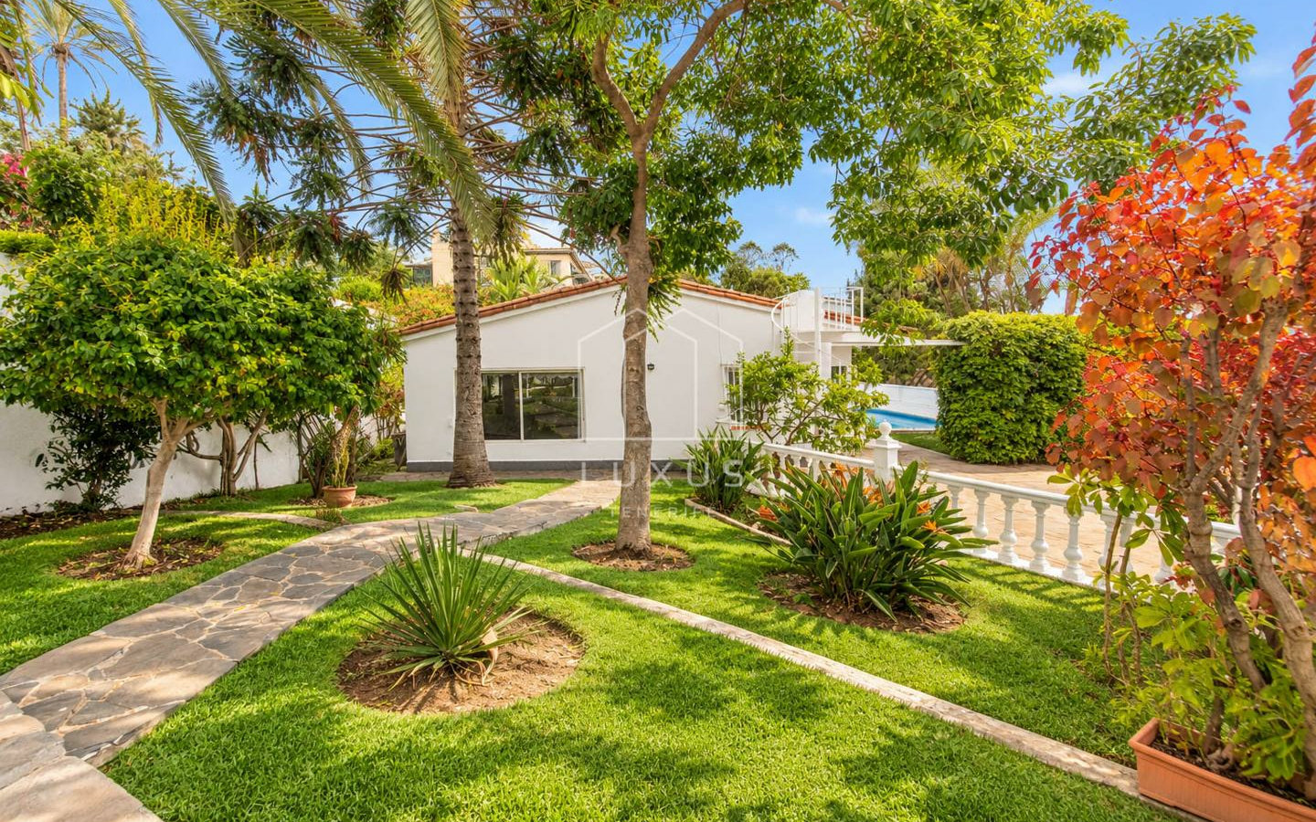 3-bedroom Villa In Puerto De La Cruz, Spain (215 M²)