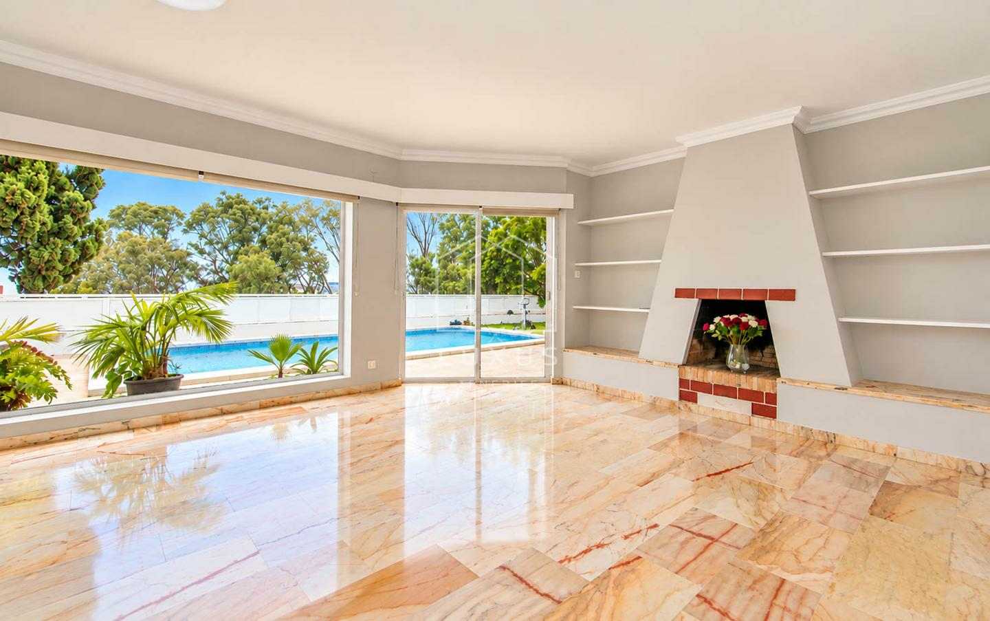 3-bedroom Villa In Puerto De La Cruz, Spain (215 M²)