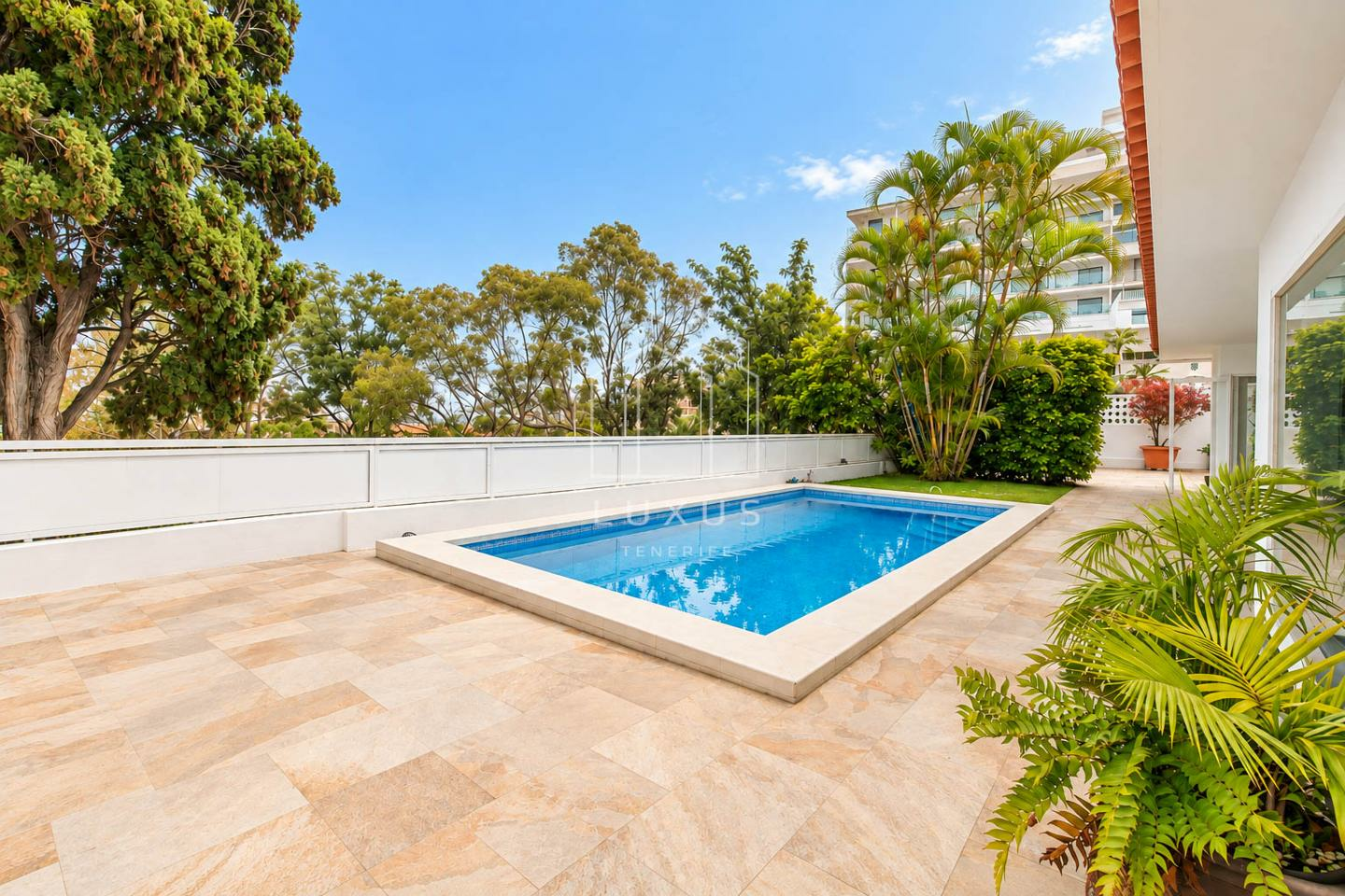 3-bedroom Villa In Puerto De La Cruz, Spain (215 M²)