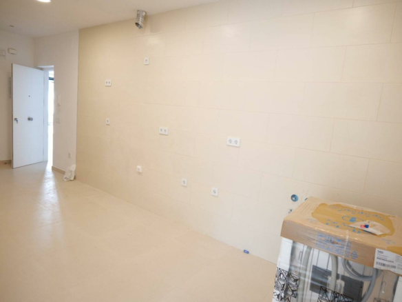 2-bedroom Flat In Ronda, Spain (68 M²)