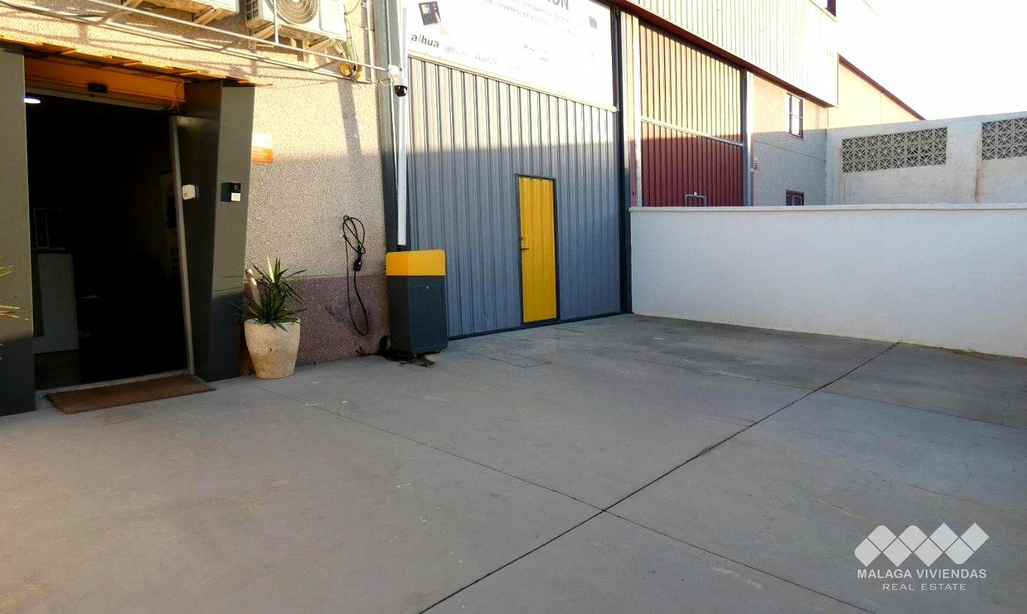 5-bedroom Industrial In Alhaurín De La Torre, Spain (140 M²)