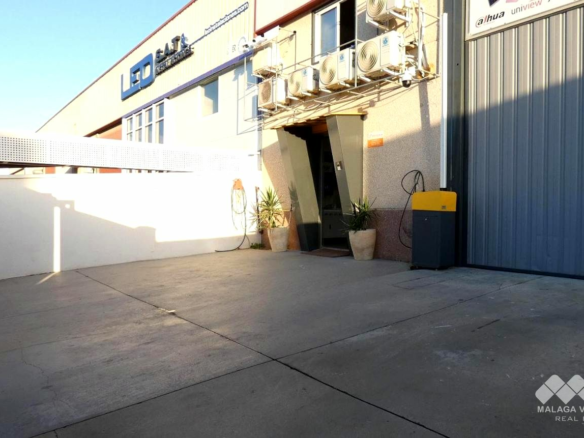 5-bedroom Industrial In Alhaurín De La Torre, Spain (140 M²)