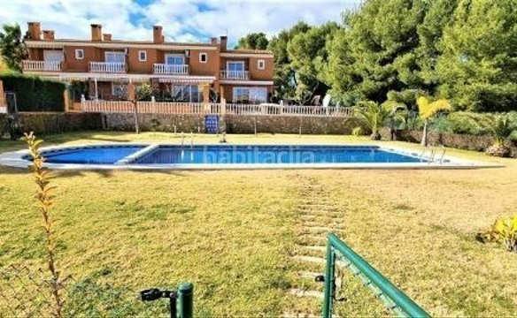 3-bedroom Terraced House In L’alfas Del Pi, Spain (140 M²)