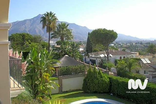 6-bedroom Villa In Marbella, Spain (592 M²)