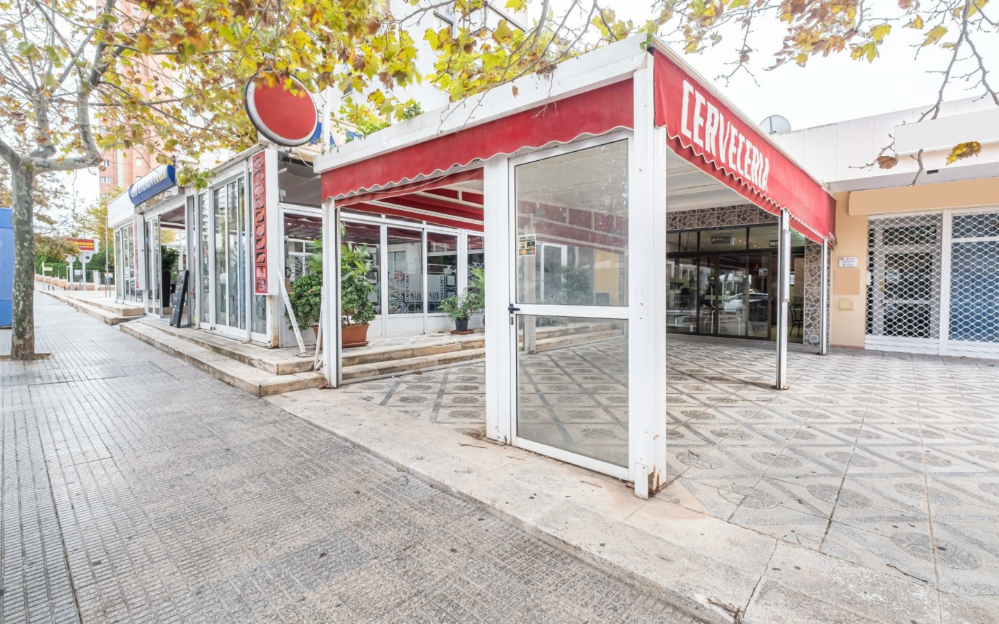 Business In Benidorm, Spain (72 M²)