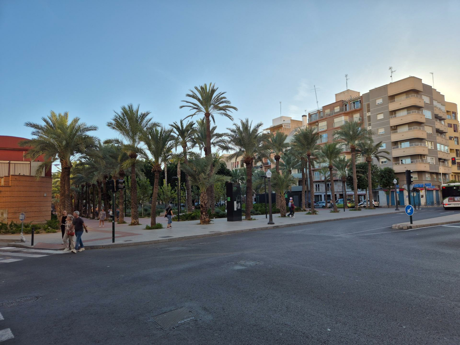 6-12-654edc 3-bedroom Flat In Elche, Spain (96 M²)