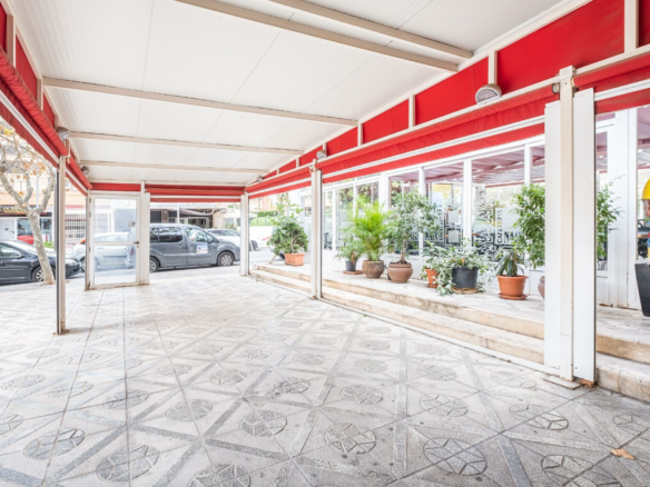 Business In Benidorm, Spain (72 M²)