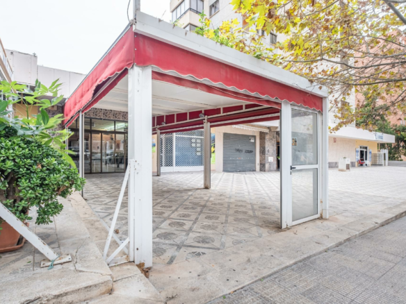 Business In Benidorm, Spain (72 M²)