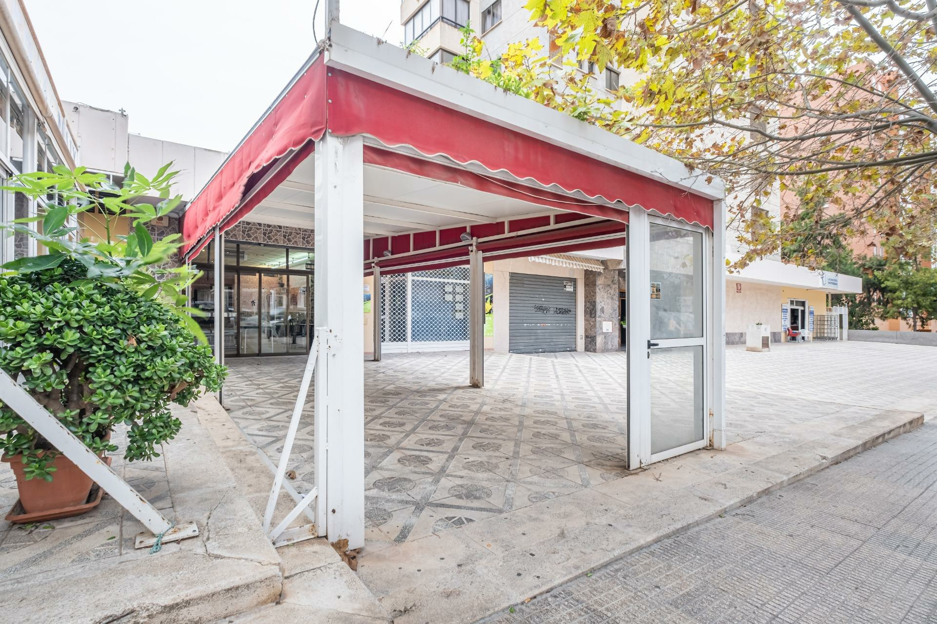 Business In Benidorm, Spain (72 M²)
