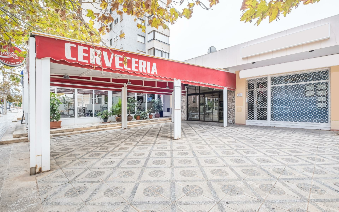 Business In Benidorm, Spain (72 M²)