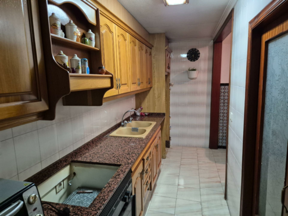 3-bedroom Flat In Elche, Spain (96 M²)