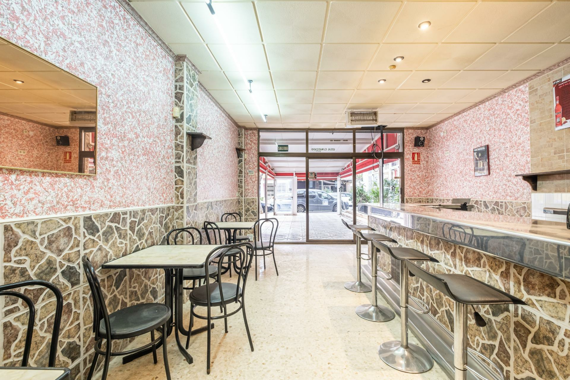Business In Benidorm, Spain (72 M²)