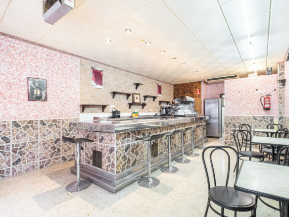 Business In Benidorm, Spain (72 M²)