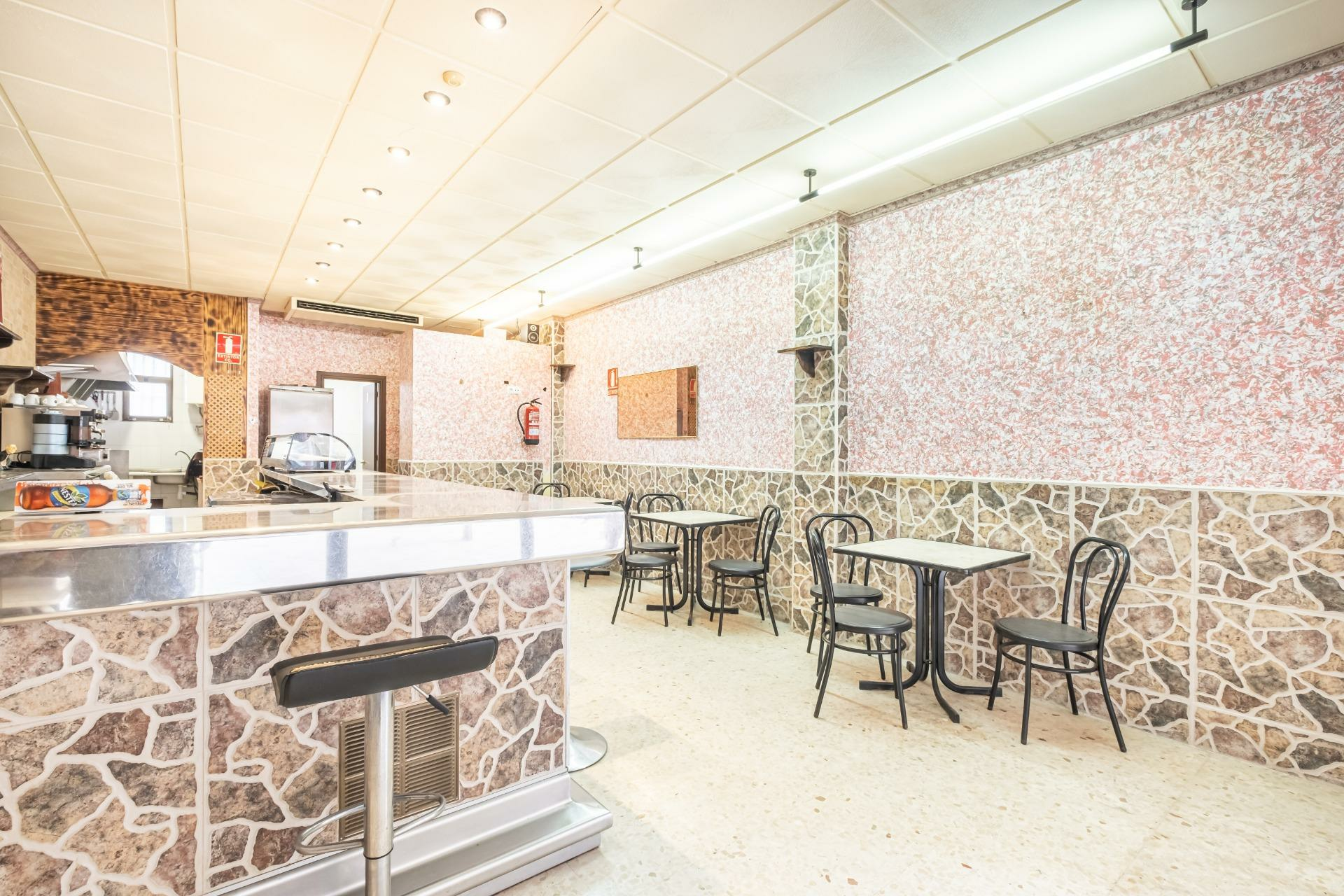 Business In Benidorm, Spain (72 M²)