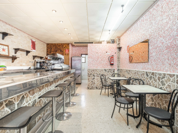 Business In Benidorm, Spain (72 M²)