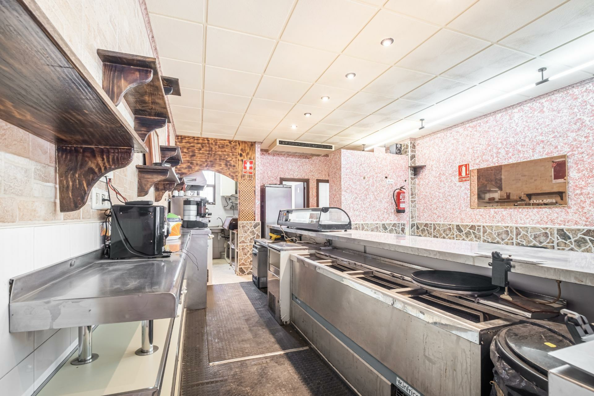 Business In Benidorm, Spain (72 M²)