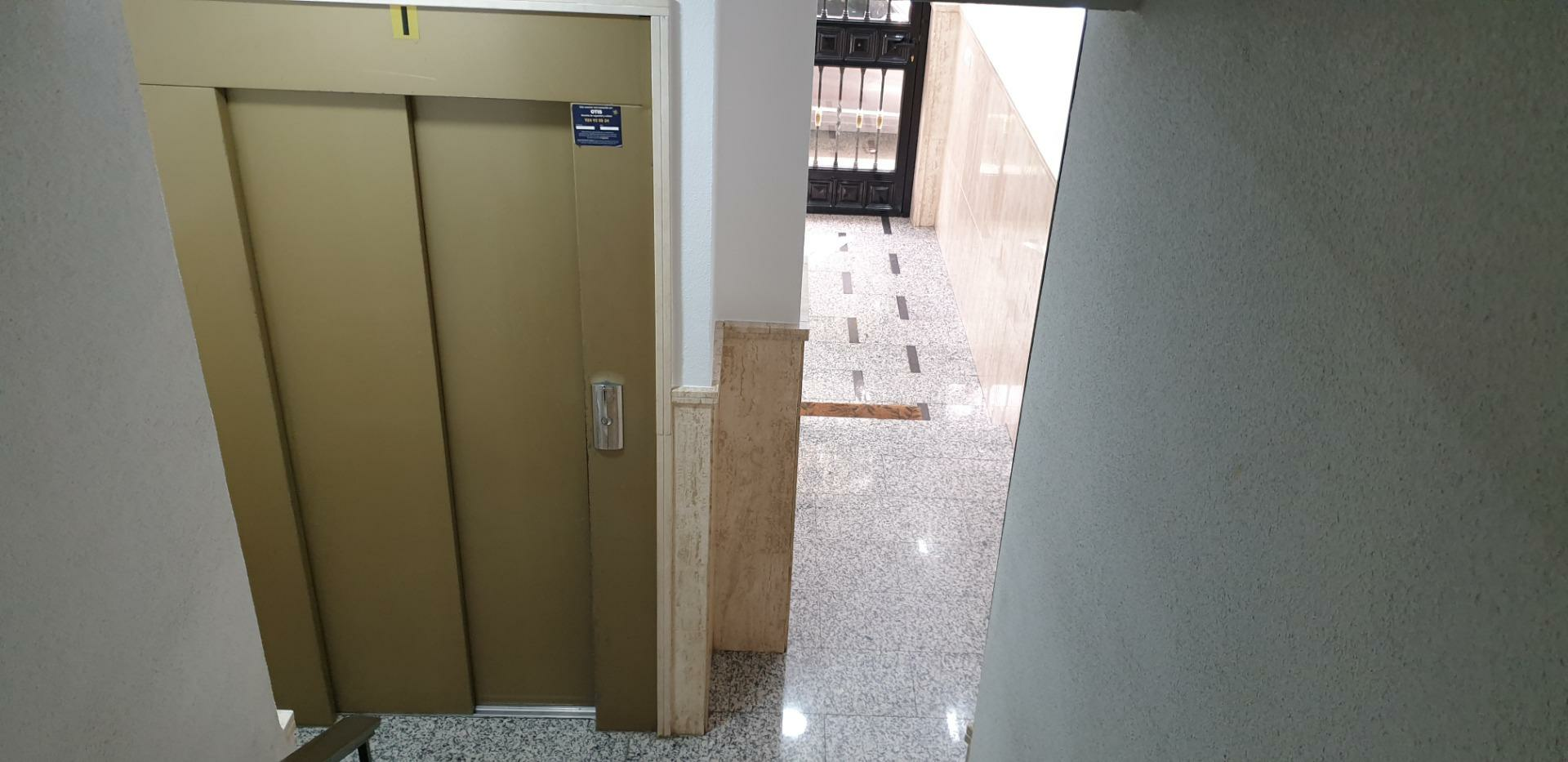 3-bedroom Flat In Elche, Spain (110 M²)