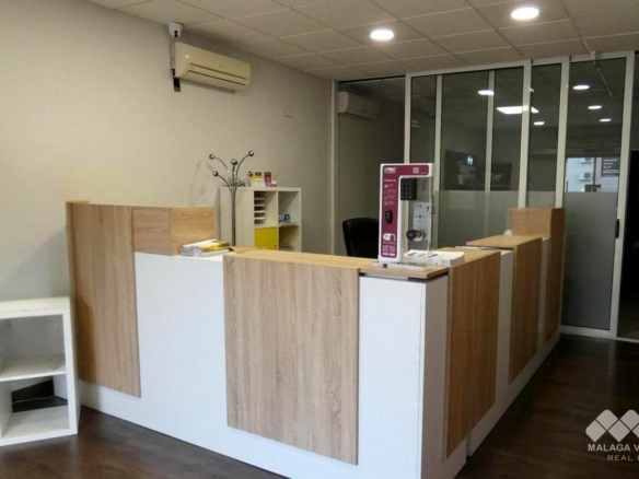 5-bedroom Industrial In Alhaurín De La Torre, Spain (140 M²)