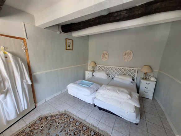 2-bedroom House In Laurens, France (92 M²)
