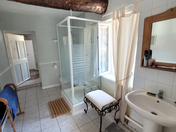 2-bedroom House In Laurens, France (92 M²)
