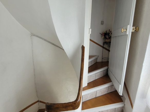 2-bedroom House In Laurens, France (92 M²)