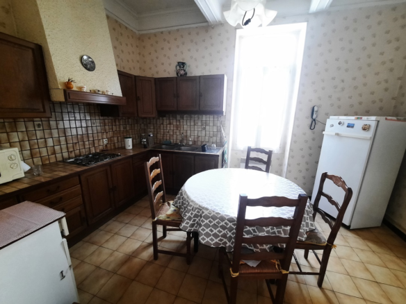 2-bedroom House In Saint Genies De Fontedit, France (90 M²)