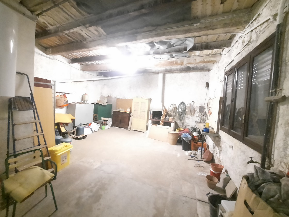 2-bedroom House In Saint Genies De Fontedit, France (90 M²)