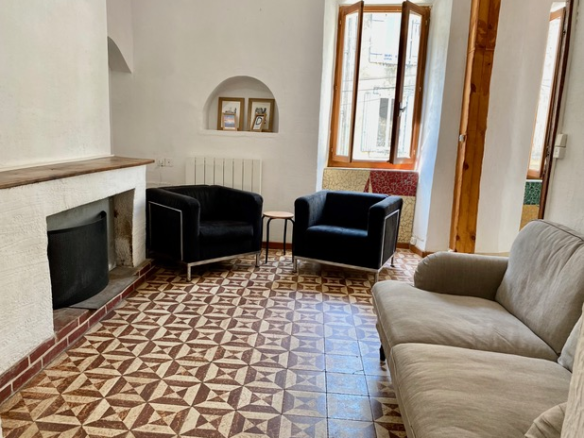 3-bedroom House In Autignac, France (85 M²)
