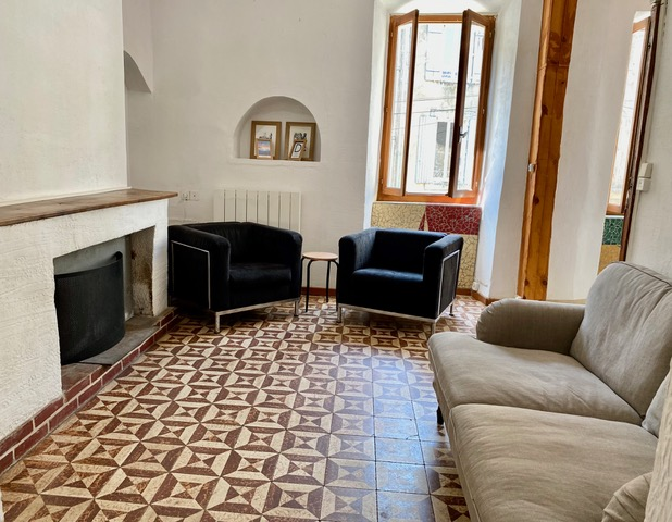 3-bedroom House In Autignac, France (85 M²)