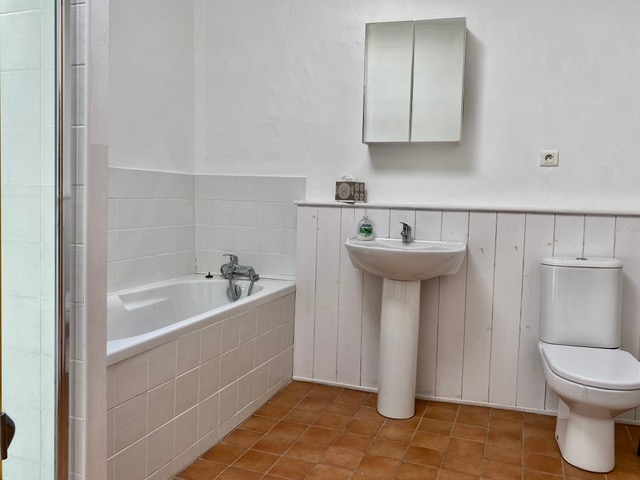 3-bedroom House In Autignac, France (85 M²)