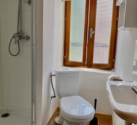 3-bedroom House In Autignac, France (85 M²)