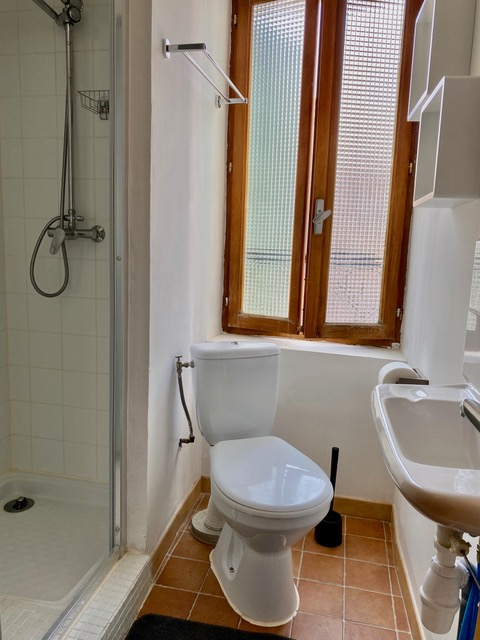 3-bedroom House In Autignac, France (85 M²)
