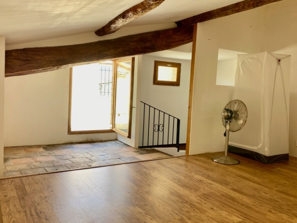 3-bedroom House In Autignac, France (85 M²)